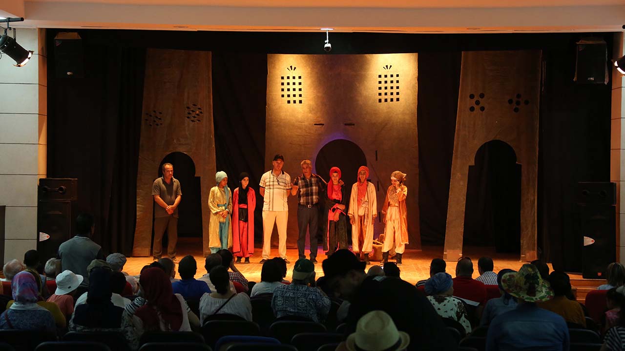 Photo de Al Mawkib Al Adabi