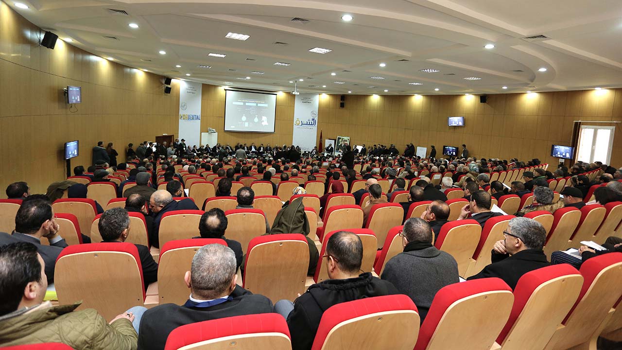 Photo de la rencontre communicative de M. le Chef du gouvernement à la région de l'Oriental