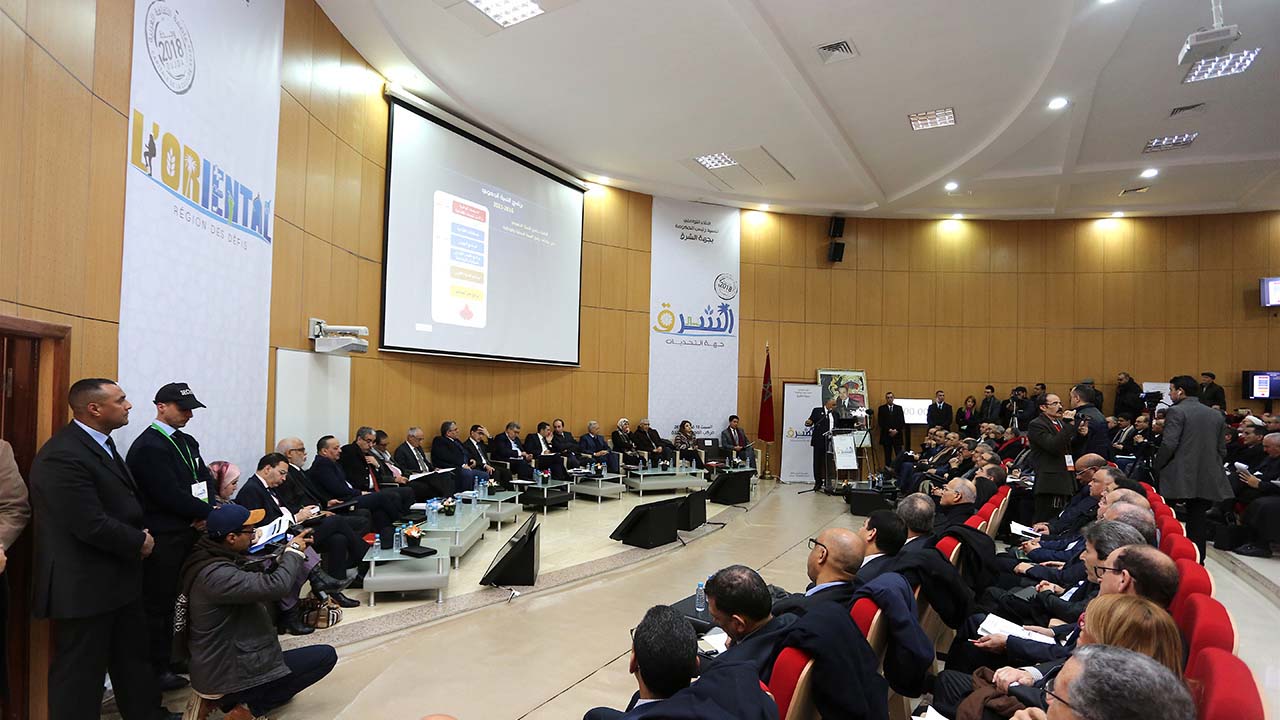 Photo de la rencontre communicative de M. le Chef du gouvernement à la région de l'Oriental